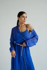 ⁦שמלת חולצה שקופה למחצה עם גופיה⁩ – תמונה ⁦2⁩