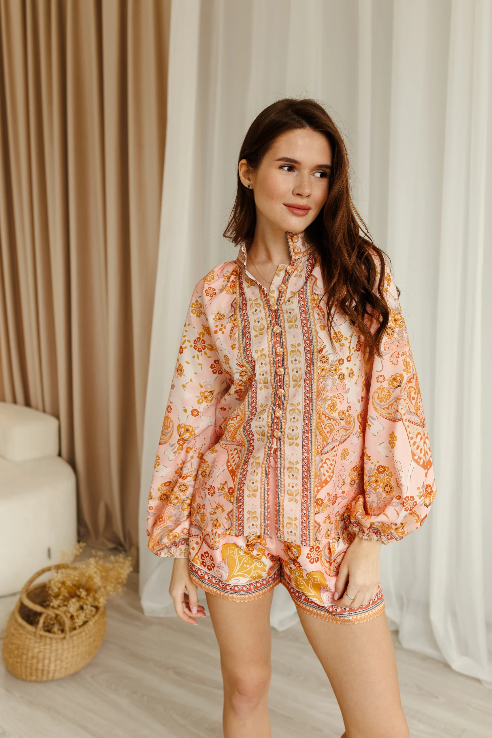 E42A8926 Damenanzug aus Viskose mit „Boho Toscana“ Print – Bild 1