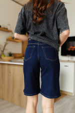 Dunkelblaue Jeansshorts – Bild 3