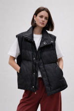 Пуховий жилет в стилі oversize