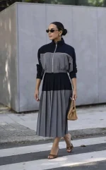Жіноча плісирована спідниця міді